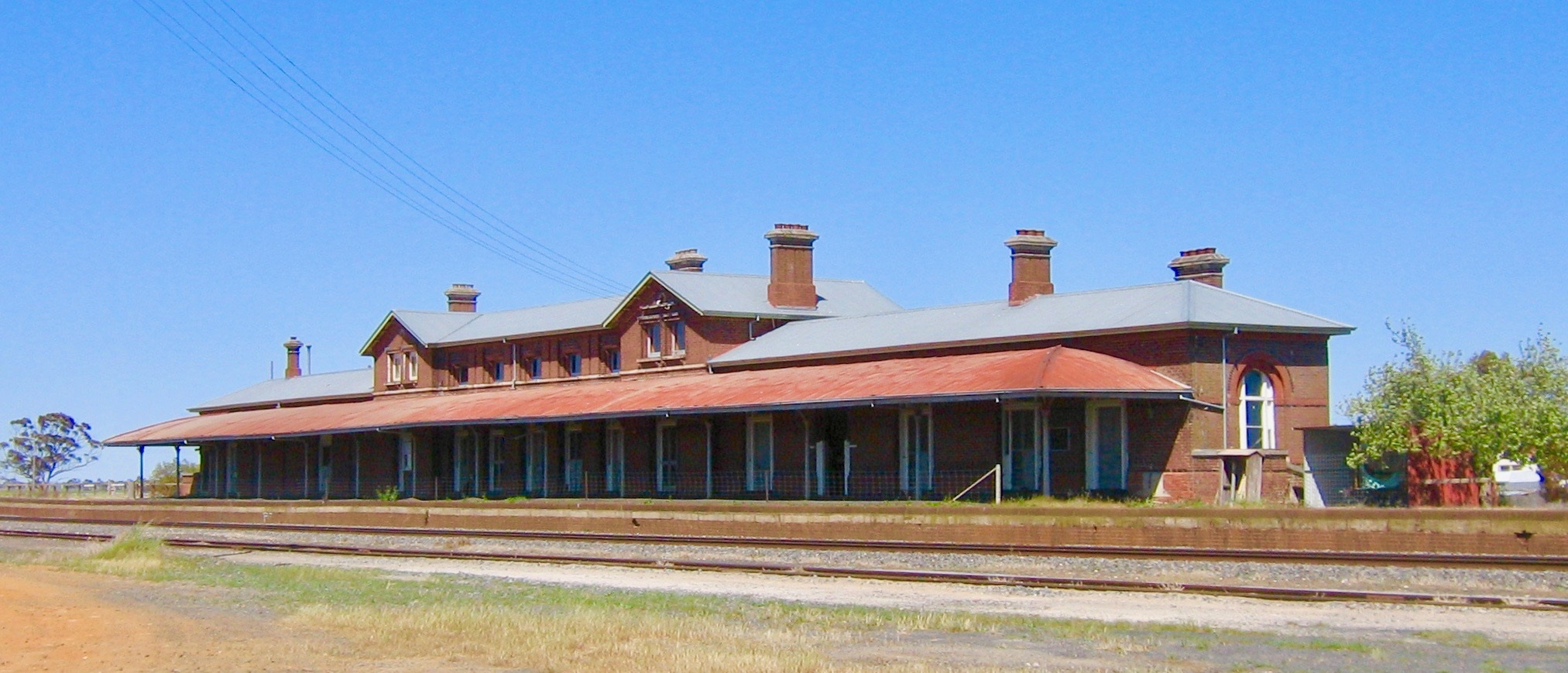 Serviceton_railway_station_building.jpg